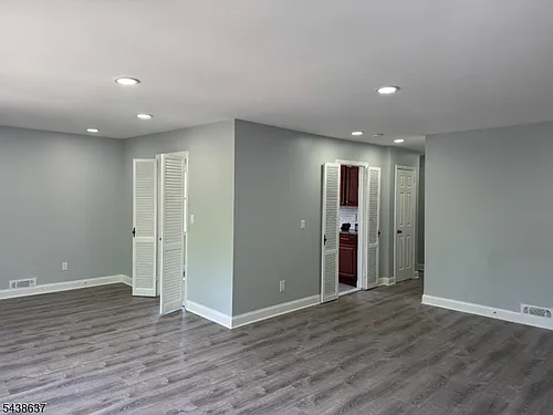 10 Evelyn Ct Photo 1