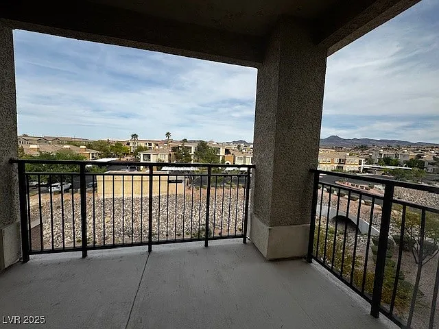 2900 Sunridge Heights Pkwy #933 — Photo 2