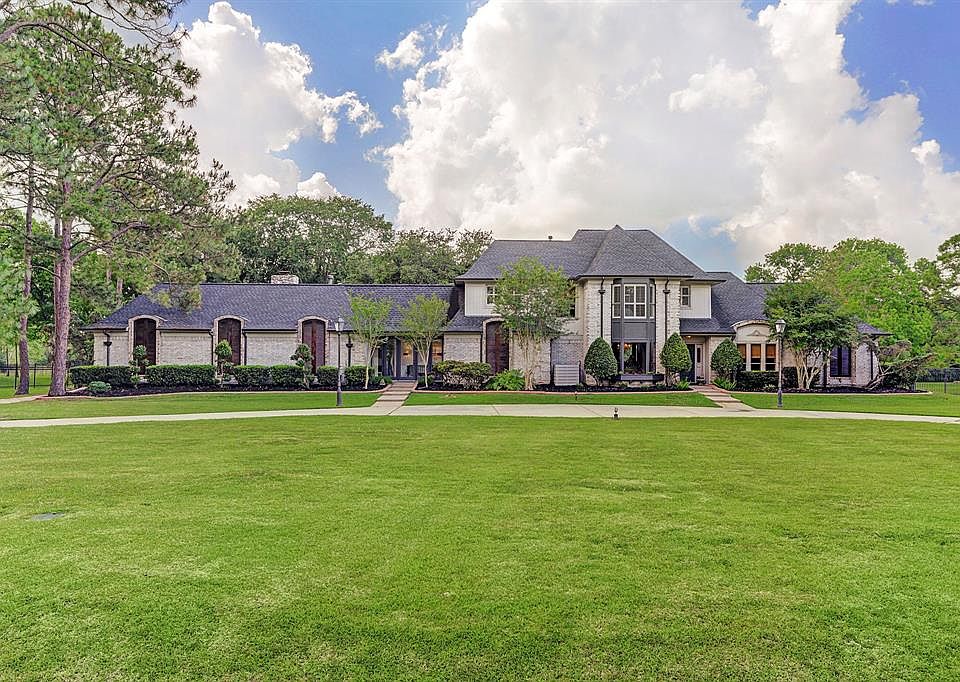 1st image of 1111 Cowards Creek Dr
