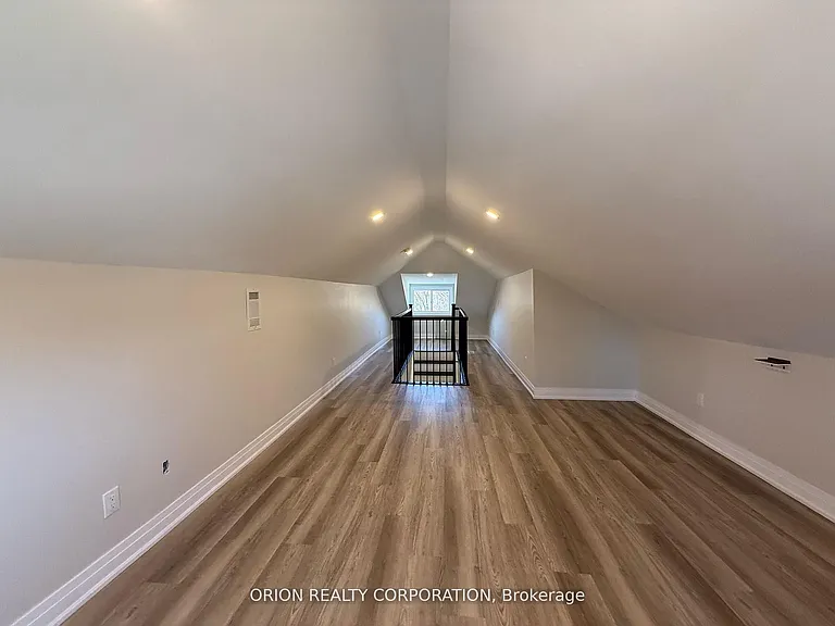 1016 Haig Blvd — Photo 41