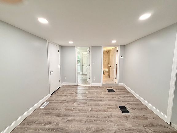 4th image of 328 Bailey St #1
