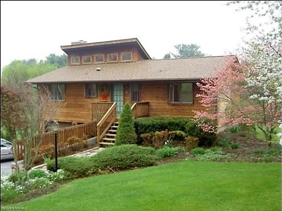 105 Givens Ln