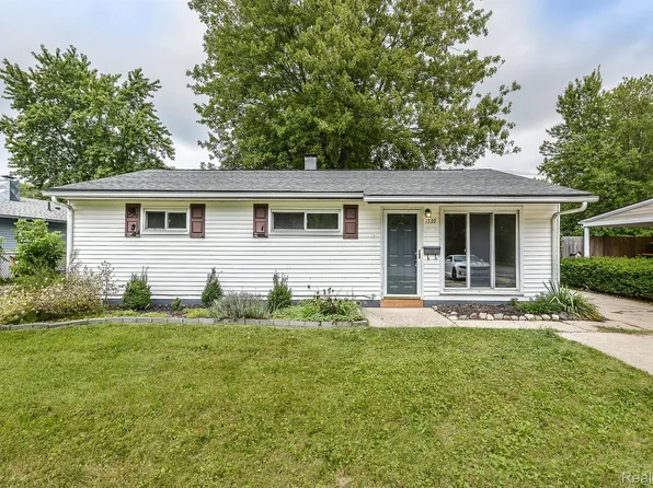1539 Grove Rd, Ypsilanti, MI 48198