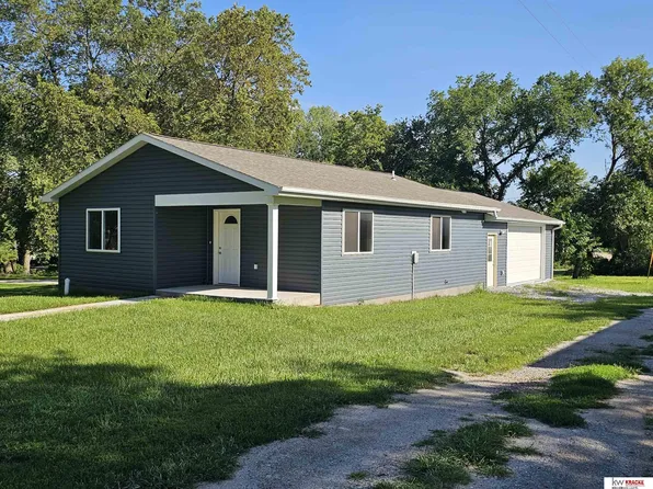 306 Short St, Diller, NE 68342
