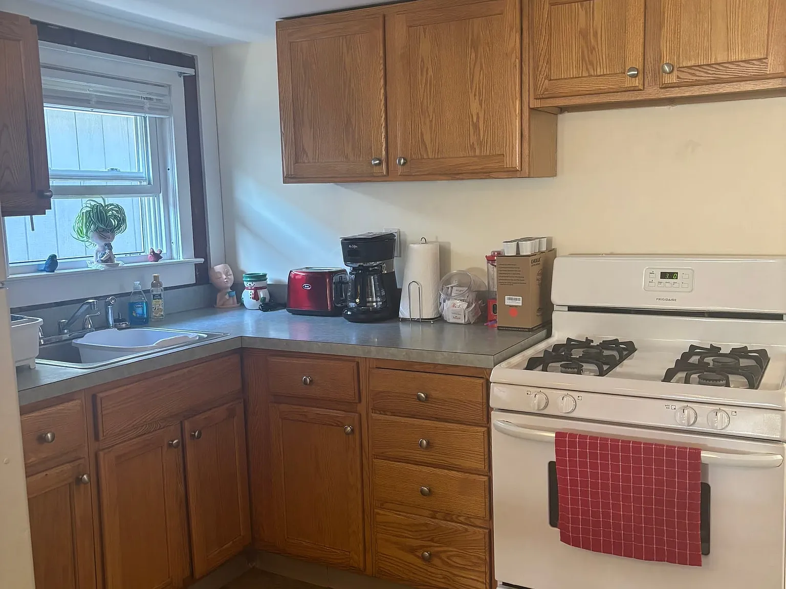 2 bed, 1.0 bath, 600 sqft, $1,950 — Photo 2