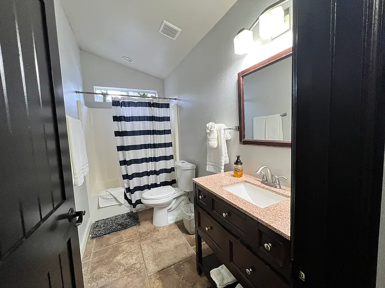 2nd Bathrooom