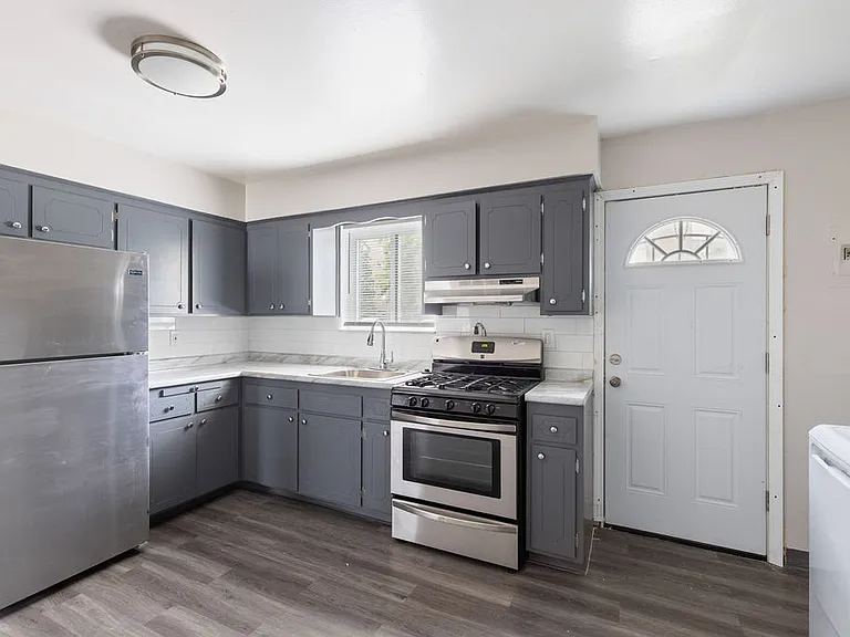 5574 Perkins Rd — Photo 9