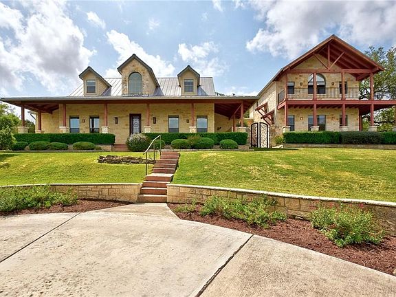 2nd image of 301 Carol Ann Dr