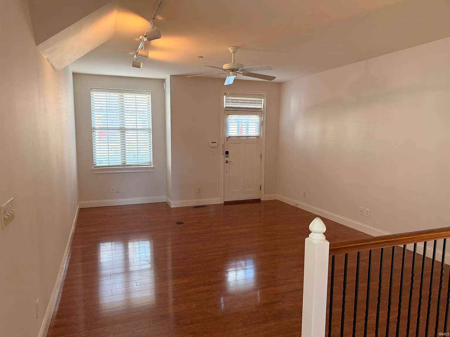 2 bed, 2.0 bath, 1642 sqft, $3,200 — Photo 2