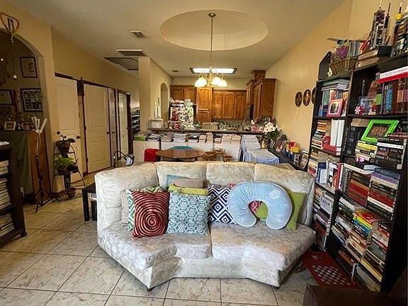 4th image of 3052 Scotland Dr