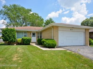 815 Napa St, Carol Stream, IL 60188
