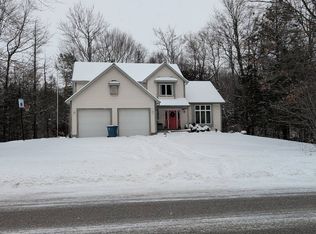 16349 Hemlock Dr, Spring Lake, MI 49456