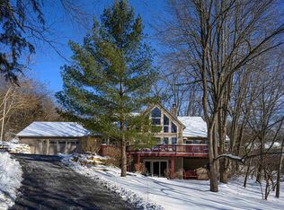 16 Long Creek Ln, Galena, IL 61036