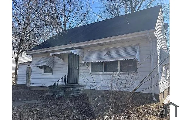 1230 Darr Dr photo 1