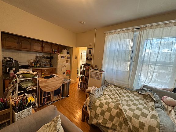 5th image of 5 Fuller St APT 3