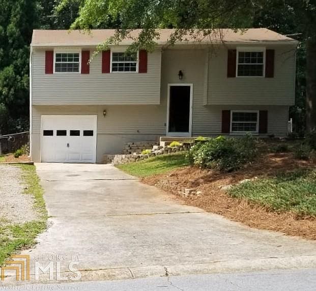 1st image of 655 Suwanee East Dr
