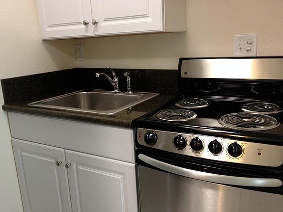 3rd image of 1522 Redondo Ave APT 13