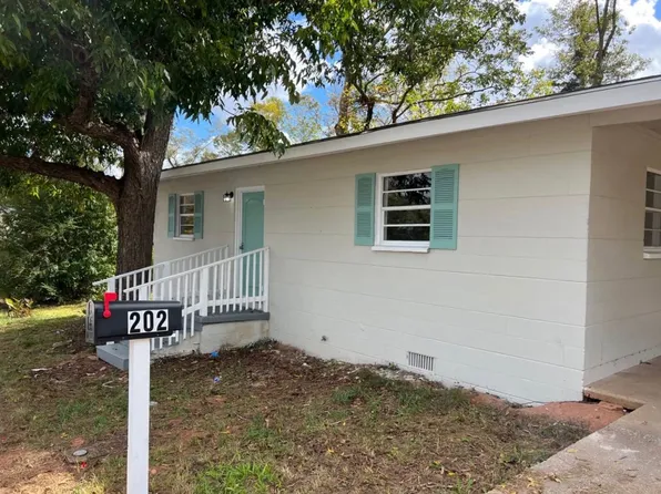 202 Haskell Ward Dr, Griffin, GA 30223