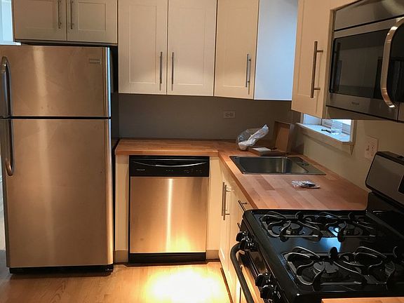 3rd image of 2434 N Southport Ave APT 1F