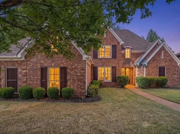 824 Nine Oaks Ln, Collierville, TN 38017