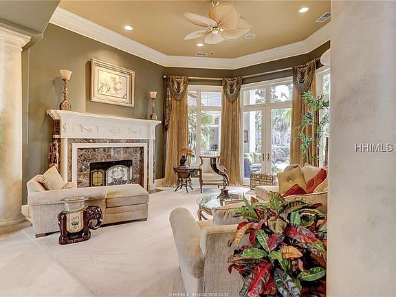 5th image of 674 Colonial Dr