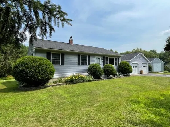 2975 Middle Road, Sidney, ME 04330