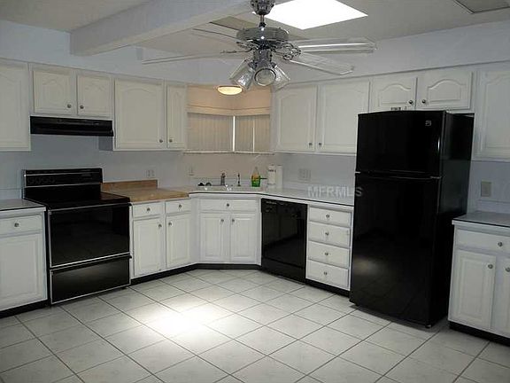 3rd image of 3304 Park Ave