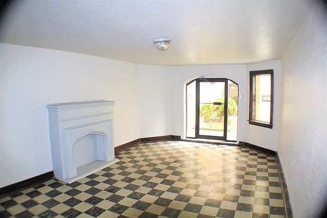 1st image of 8212 S Drexel Ave APT 3E