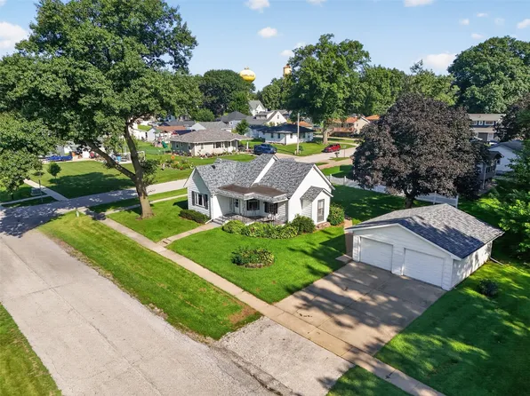 535 Main St, Carlisle, IA 50047