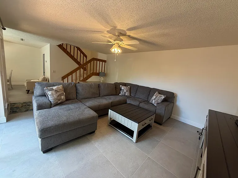 825 Center St #32B — Photo 2