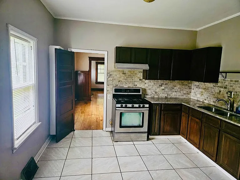 1300 Chickasawba St — Photo 4
