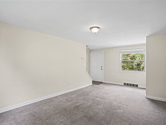 5th image of 8018 Lincoln Rd