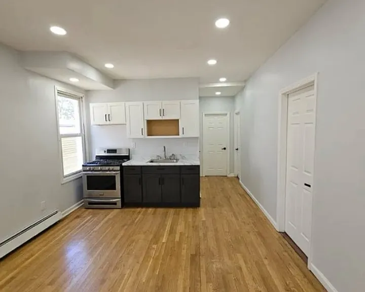 10 Rodwell Ave #1L — Photo 1