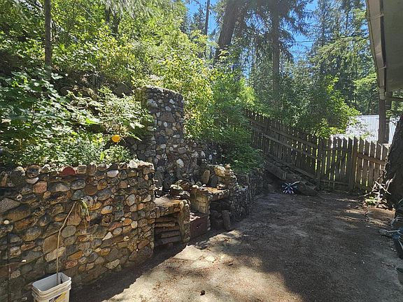 5th image of 300 Rocky Point Loop Rd