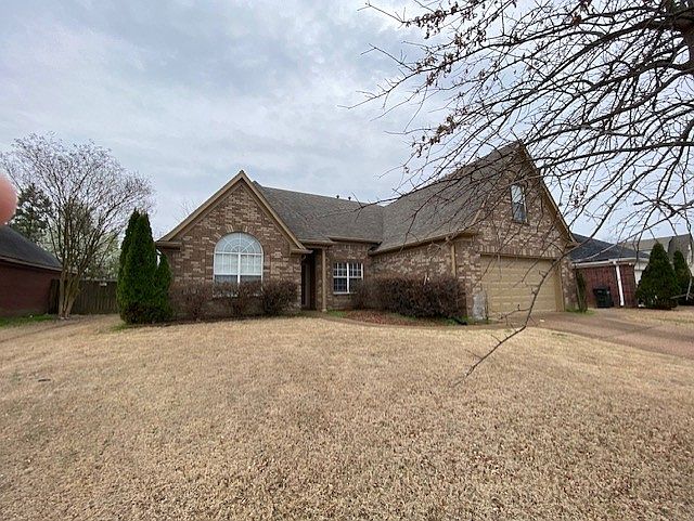 1st image of 325 Mossy Springs Dr