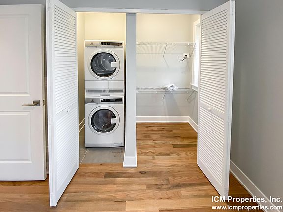 3rd image of 342 W Dickens Ave #3