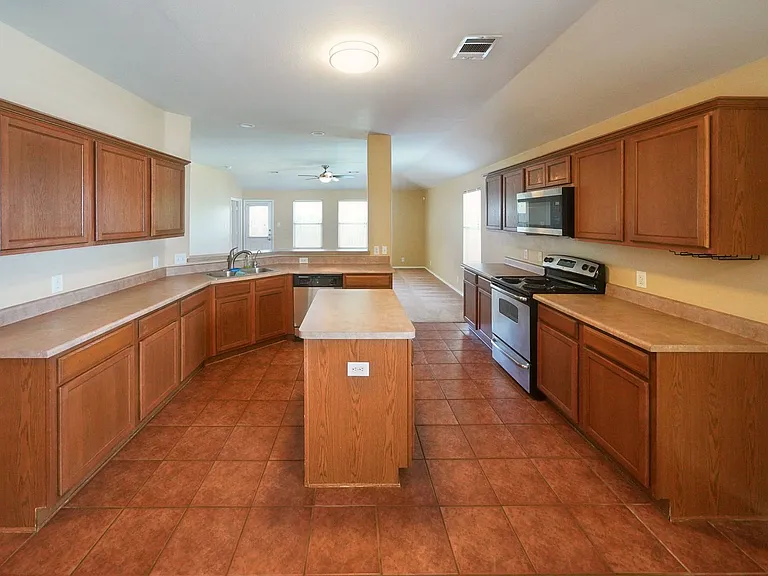 320 Longhorn Way — Photo 12