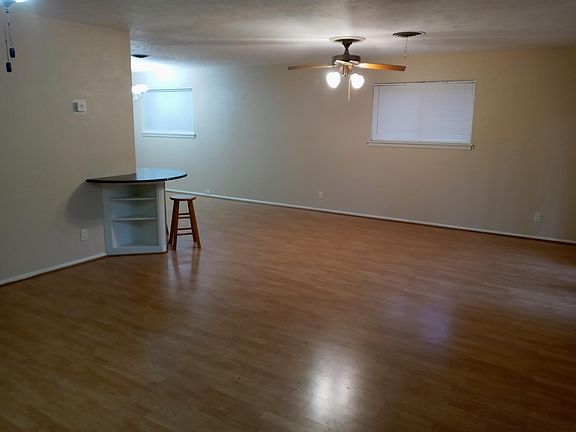 4th image of 7009 Meadowbrook Dr