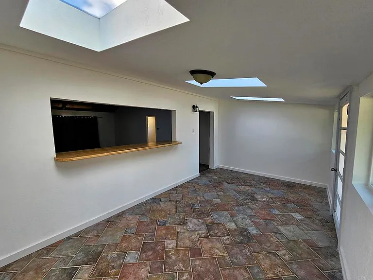 1008 Manzanita Dr — Photo 12