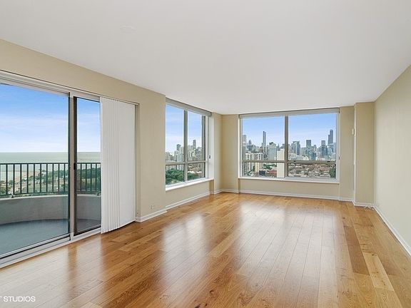 2nd image of 2020 N Lincoln Park W APT 32G