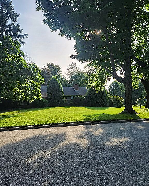 1st image of 1715 Sherwood Cir