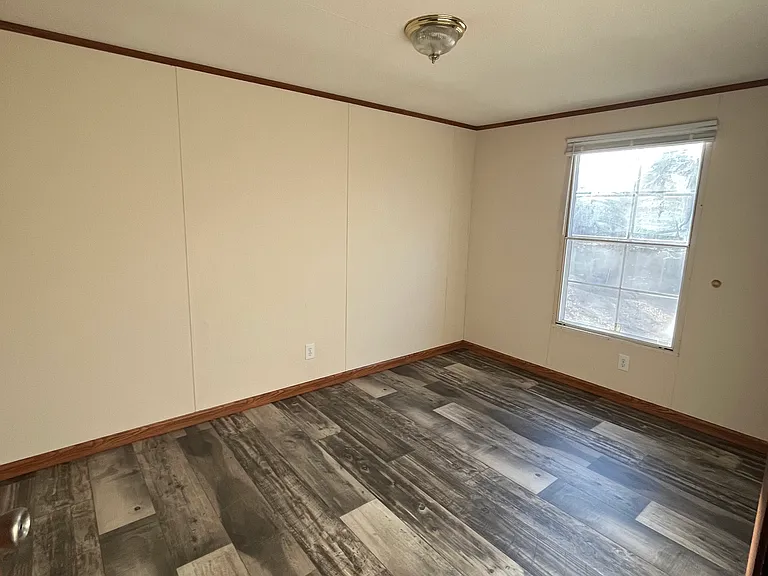 130 Paige Dr — Photo 13