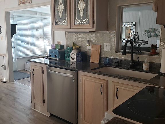 4th image of 14500 Tamiami Trl E #243