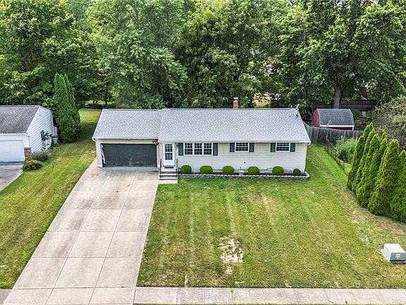 4th image of 708 Charlotte Dr