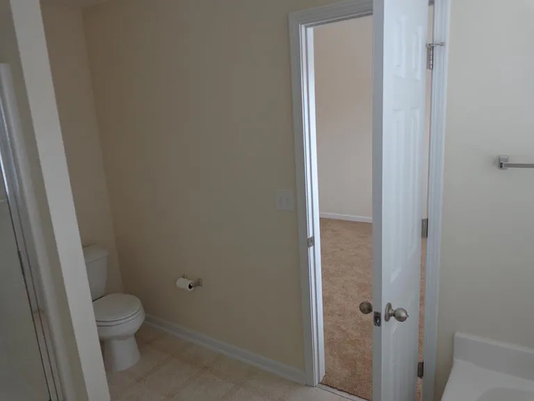 509 Village Loop Dr — Photo 11
