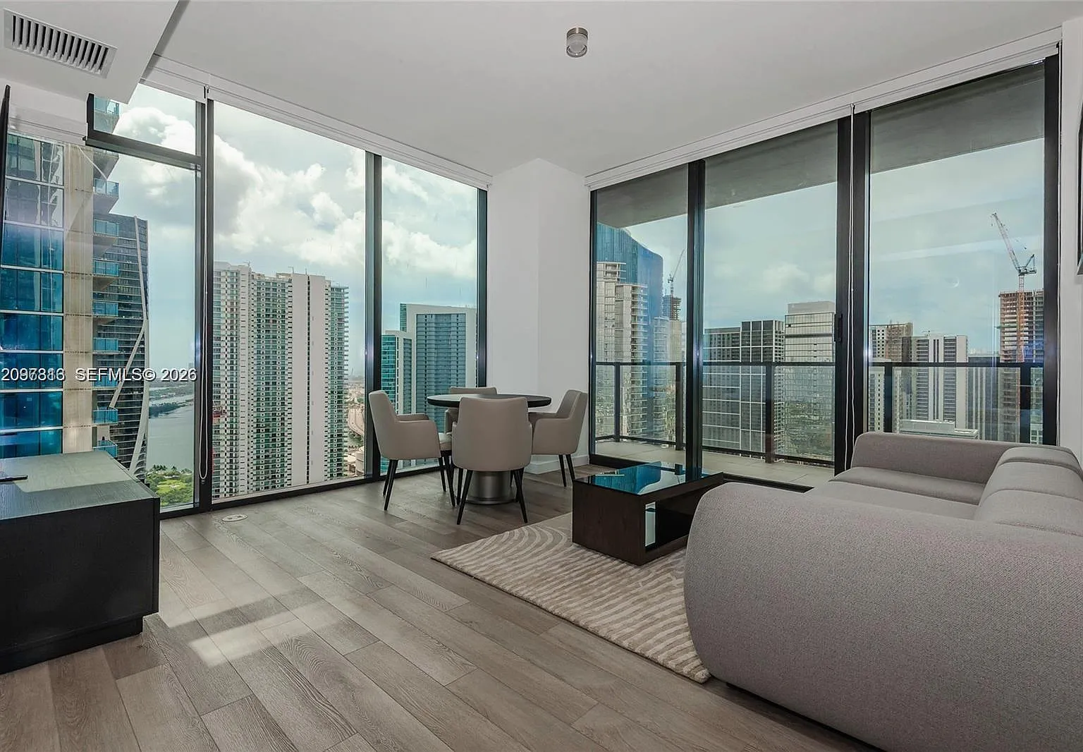 2 bed, 2.0 bath, 1169 sqft, $4,800 — Photo 1