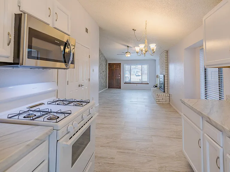 762 Stafford Ct — Photo 12