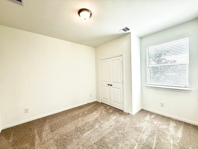 155 W Coralburst Loop — Photo 7
