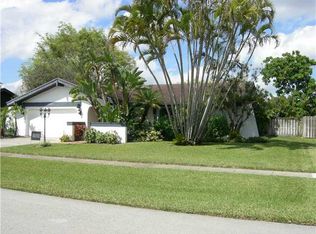 12277 Old Country Rd, Wellington, FL 33414