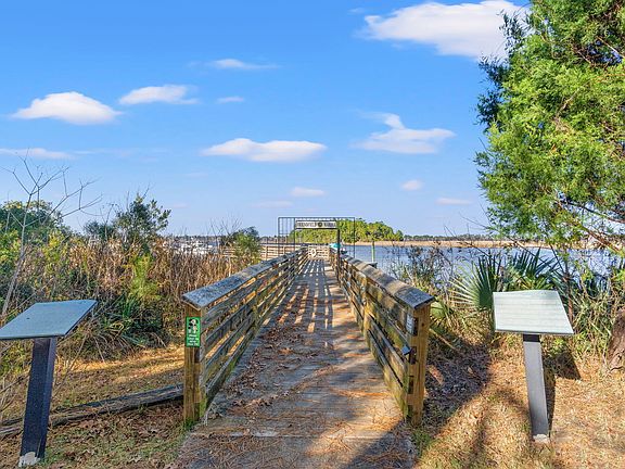 5th image of Warham Dr